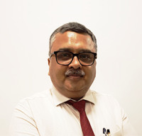 الدكتور ديباك كومار, مستشفaى العيون 7 ، نيودلهي ، الهند Dr. ​Deepak Kumar Gupta