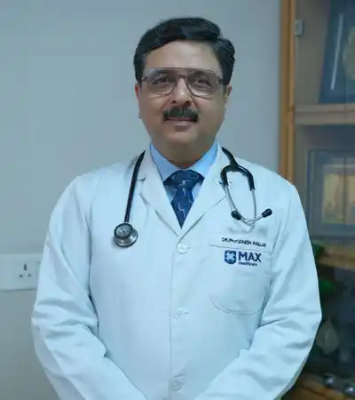 الدكتور دينش خولار - أخصائي أمراض الكلى وجراحة زراعة الكلى